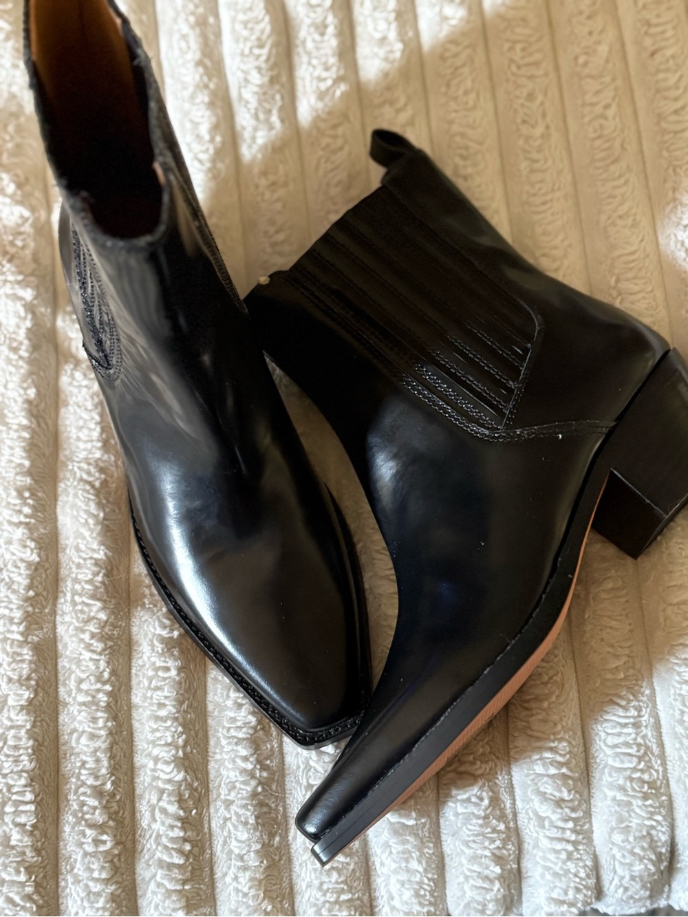 Madewell Black Leather Pointed Chelsea Ankle Boots - Picture 14 of 15